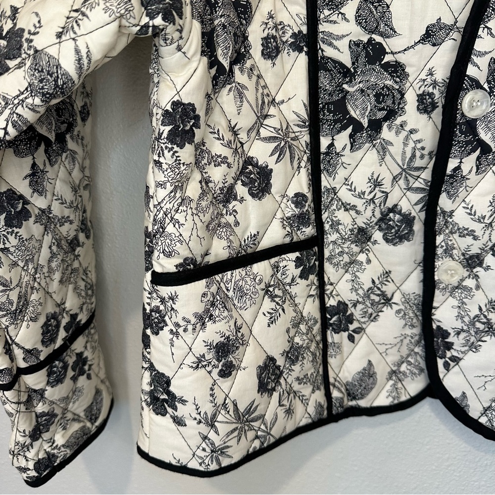 **NWT** So Me Quilted Floral Black and White Women's Jacket - Picture 5 of 13